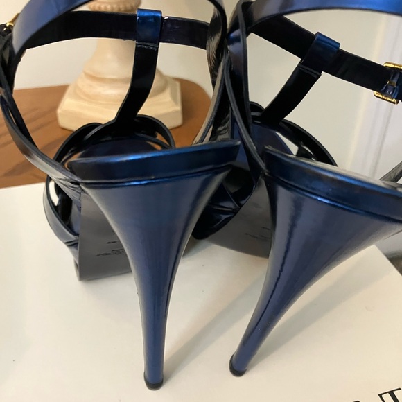 Yves Saint Laurent Tribute Midnight Blue Patent Leather Sandal 36.5 $ 1075.00 - Picture 4 of 10